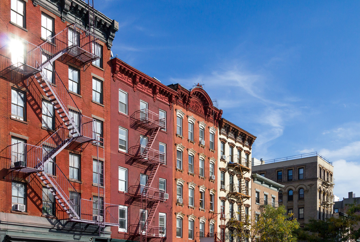 brick apartment building